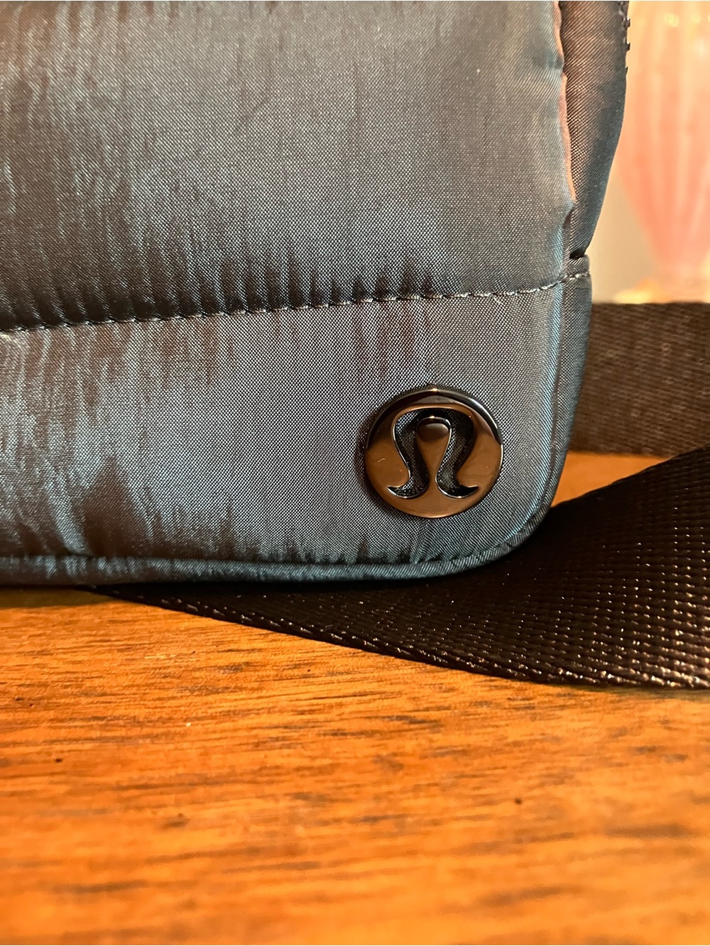 Lululemon Everywhere Crossbody Wunder Puff Iridescent - Picture 3 of 9